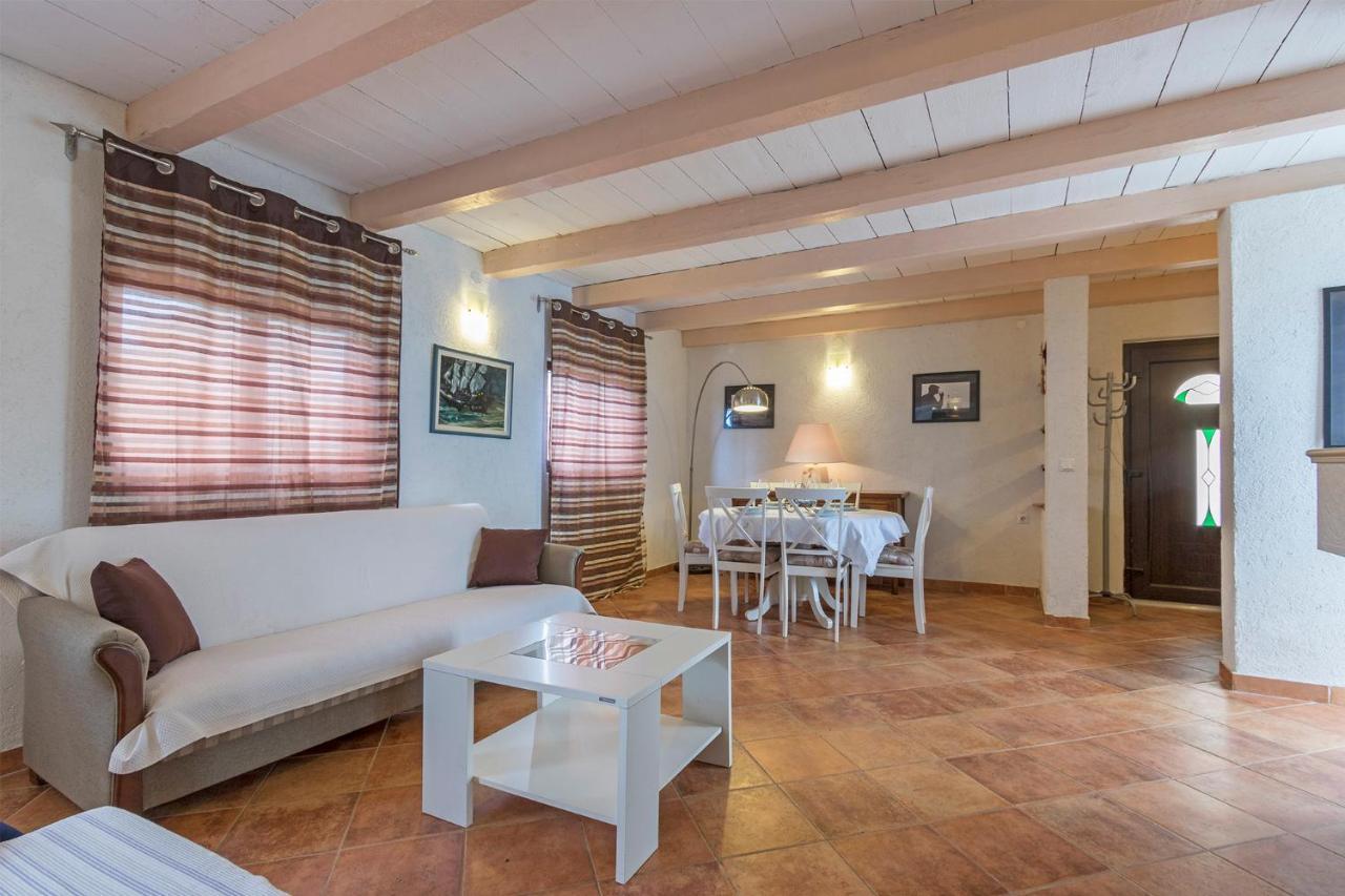 Villa Karina Tar Tar-Vabriga Buitenkant foto